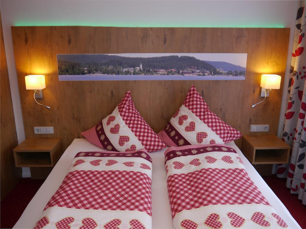 Gaestehaus Cafe Heck Titisee Szoba fotó